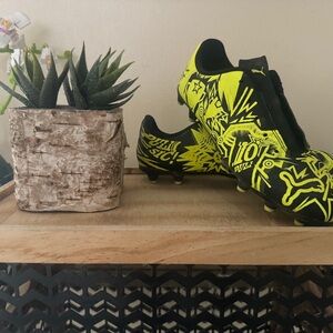 Kids Graphic Yellow Soccer Shoes